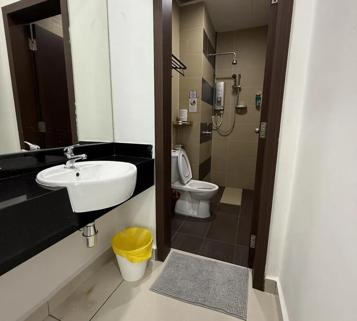 New 3 Bedroom At Ksl With Netflix And High Speed Internet Johor Bahru