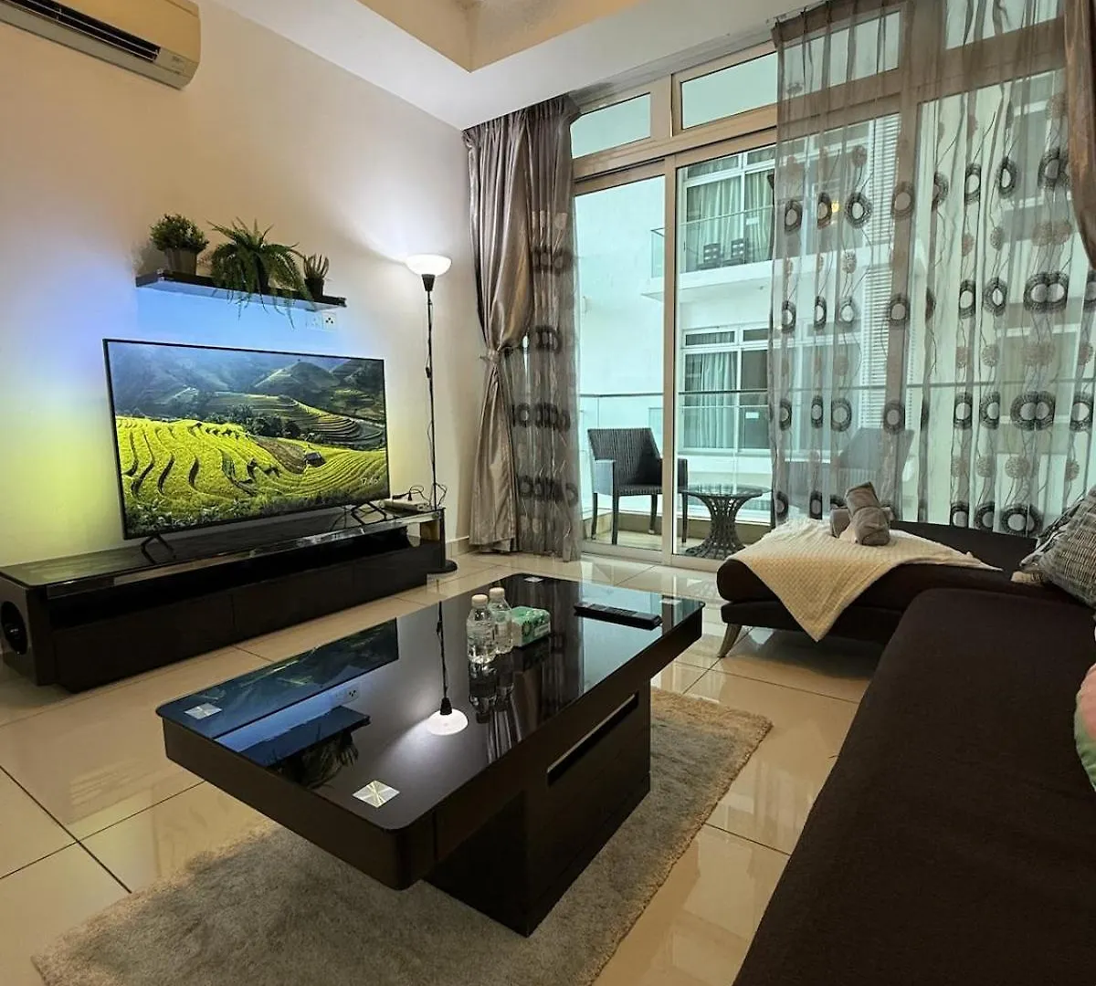 New 3 Bedroom At Ksl With Netflix And High Speed Internet contacts